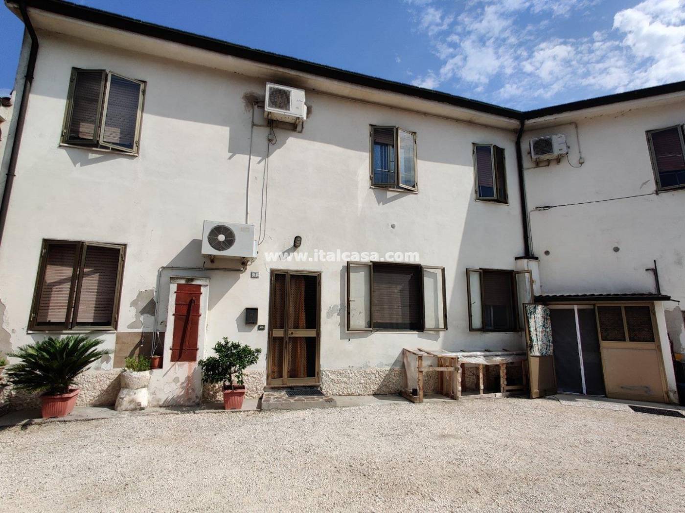 villa bifamiliare in vendita a borgoforte vicolo san cataldo