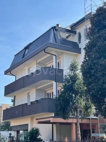 Appartamento in vendita a Cesano Boscone via Vittorio Alfieri